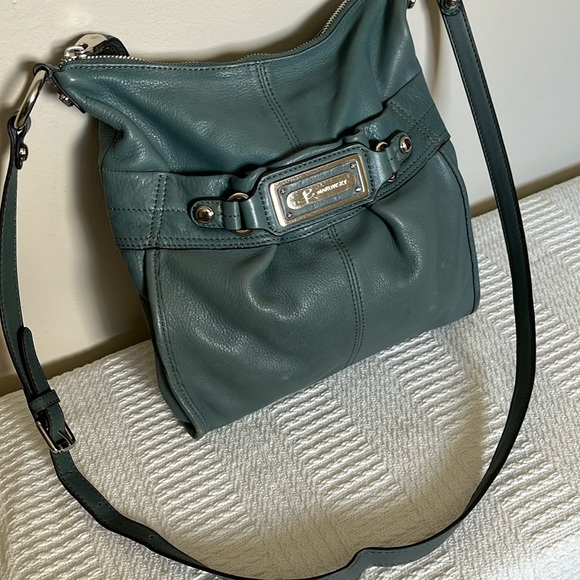 B Makowsky leather crossbody purse - Picture 1 of 17